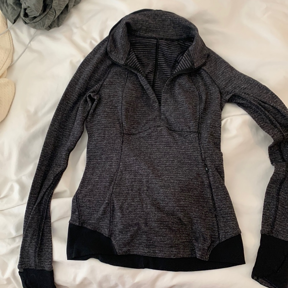 Lululemon half zip size S